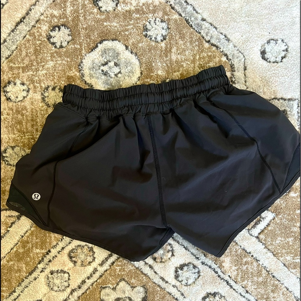 LULULEMON hotty hot low-rise lined short 4"